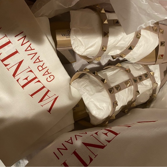 Brand new never worn authentic from Valentino store was too tight for me - Picture 5 of 7